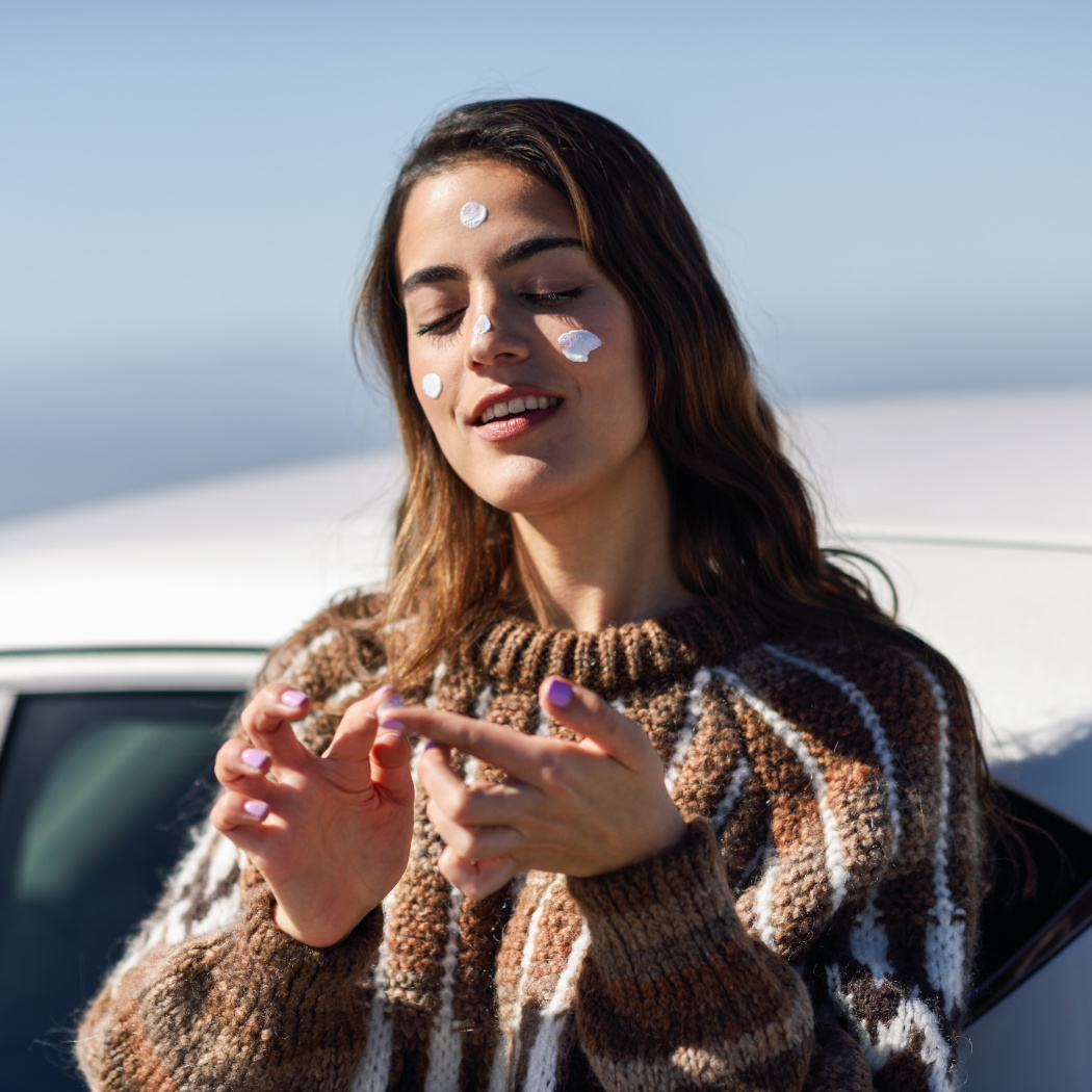 Najlepsze kremy na zimę do 70 zł. Sprawdź przegląd kosmetyków na mróz i wiatr do każdego typu cery!